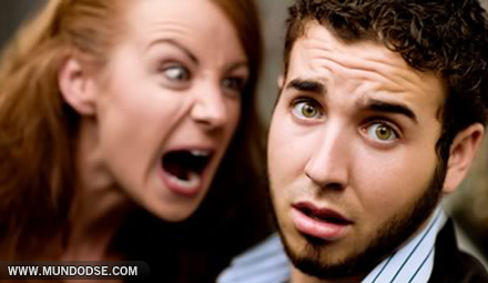 [Imagem: Criticar+o+seu+homem+em+público.jpg]