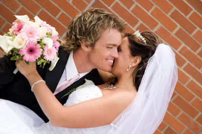 happy_marriage - Signs She'll Make a Good Wife
