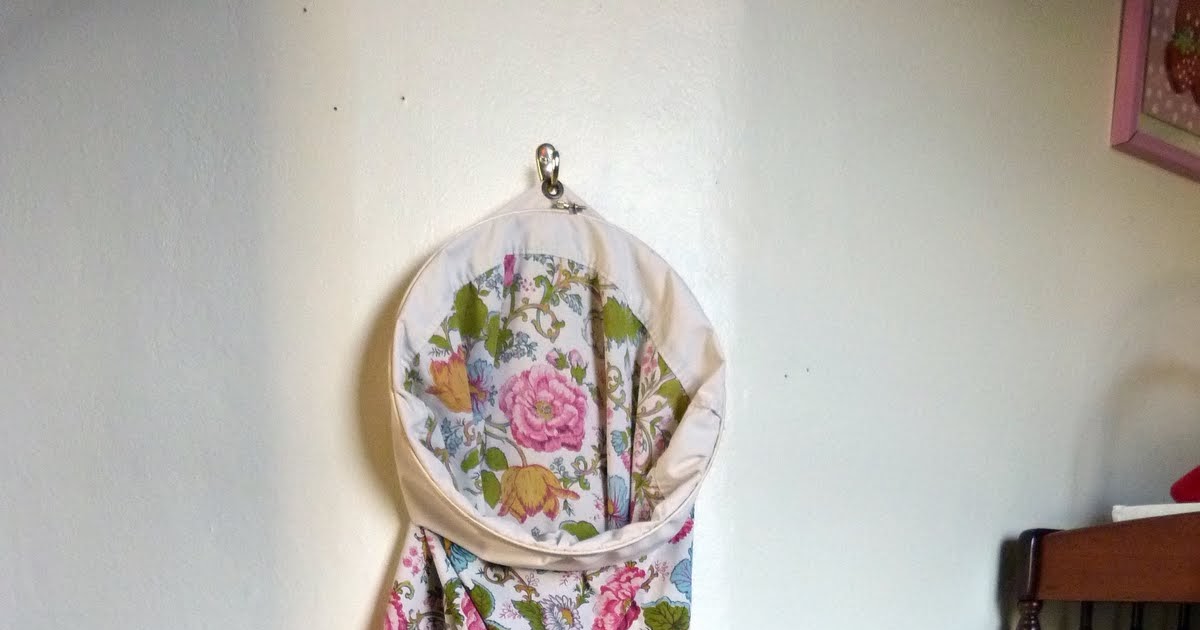 EmmylouBeeDoo! Pillowcase Hamper Tutorial