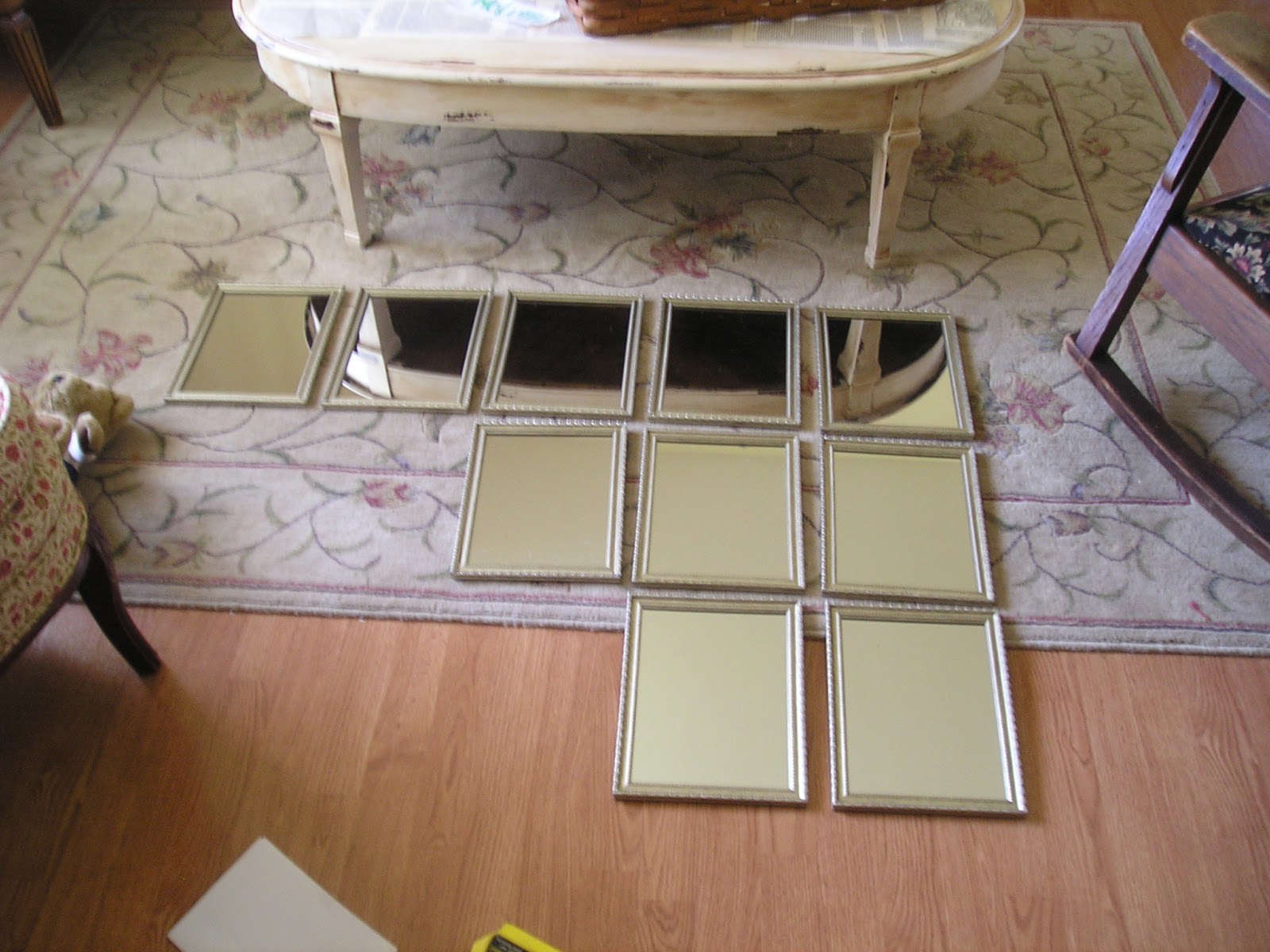 How build a dramatic mirror from the dollar store... Jennifer Rizzo