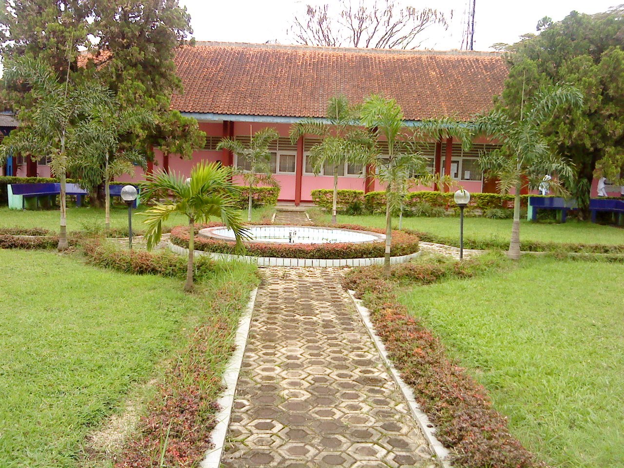 Desychaa Rantyana Pengelolaan Lingkungan Sekolah