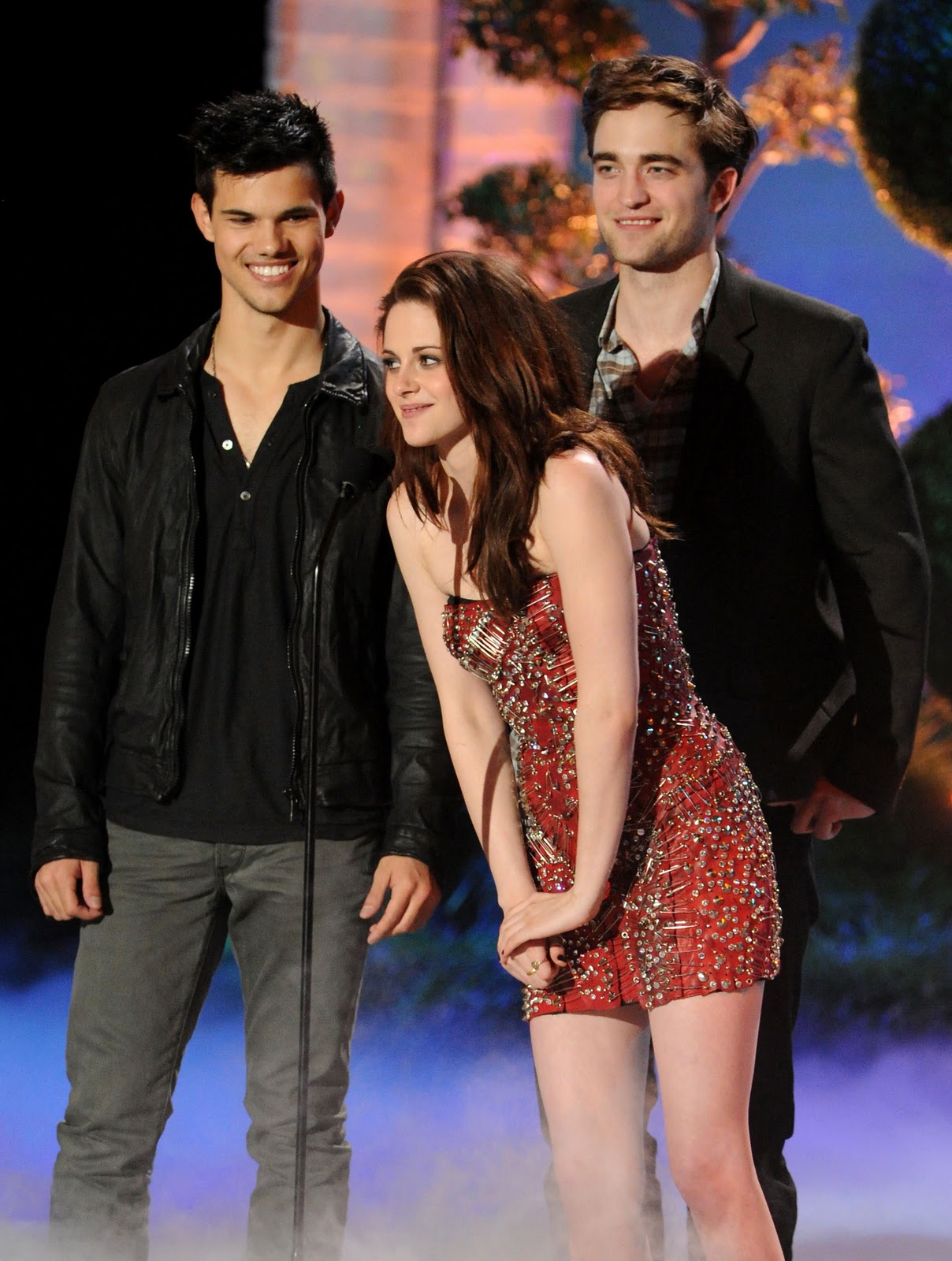 Robert Pattinson Pics with Taylor Lautner and Kristen Stewart
