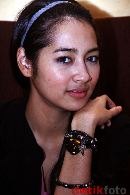 Foto Artis Cantik Niken Anjani