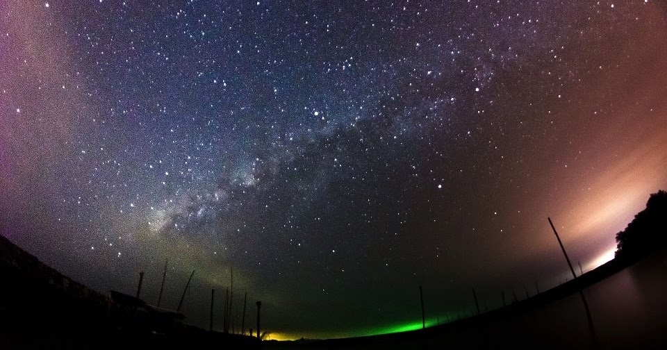 Milky Way iPhone wallpapers ~ iPhone Game Reviews