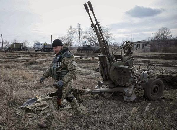 Ucrania - Ucrania en guerra - Página 9 Ukraine's%2Bforces%2Bnear%2BDebaltseve%2Btoday%2B4