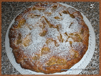 Crostata di pasta sfoglia con pere e cioccolato