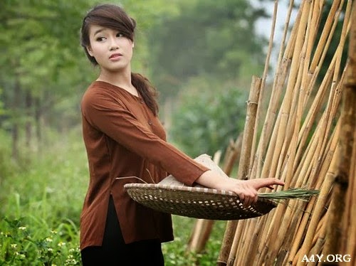Hình ảnh đẹp cô gái miền Tây với chiếc áo bà ba Ảnh cô gái mặc áo bà ba nâu sòng