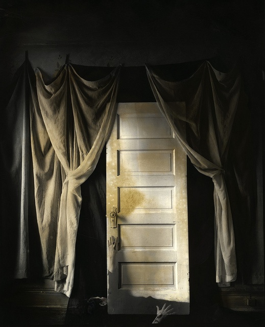 Viajar leyendo críticas express “A puerta cerrada” (obra dramática, 1944)