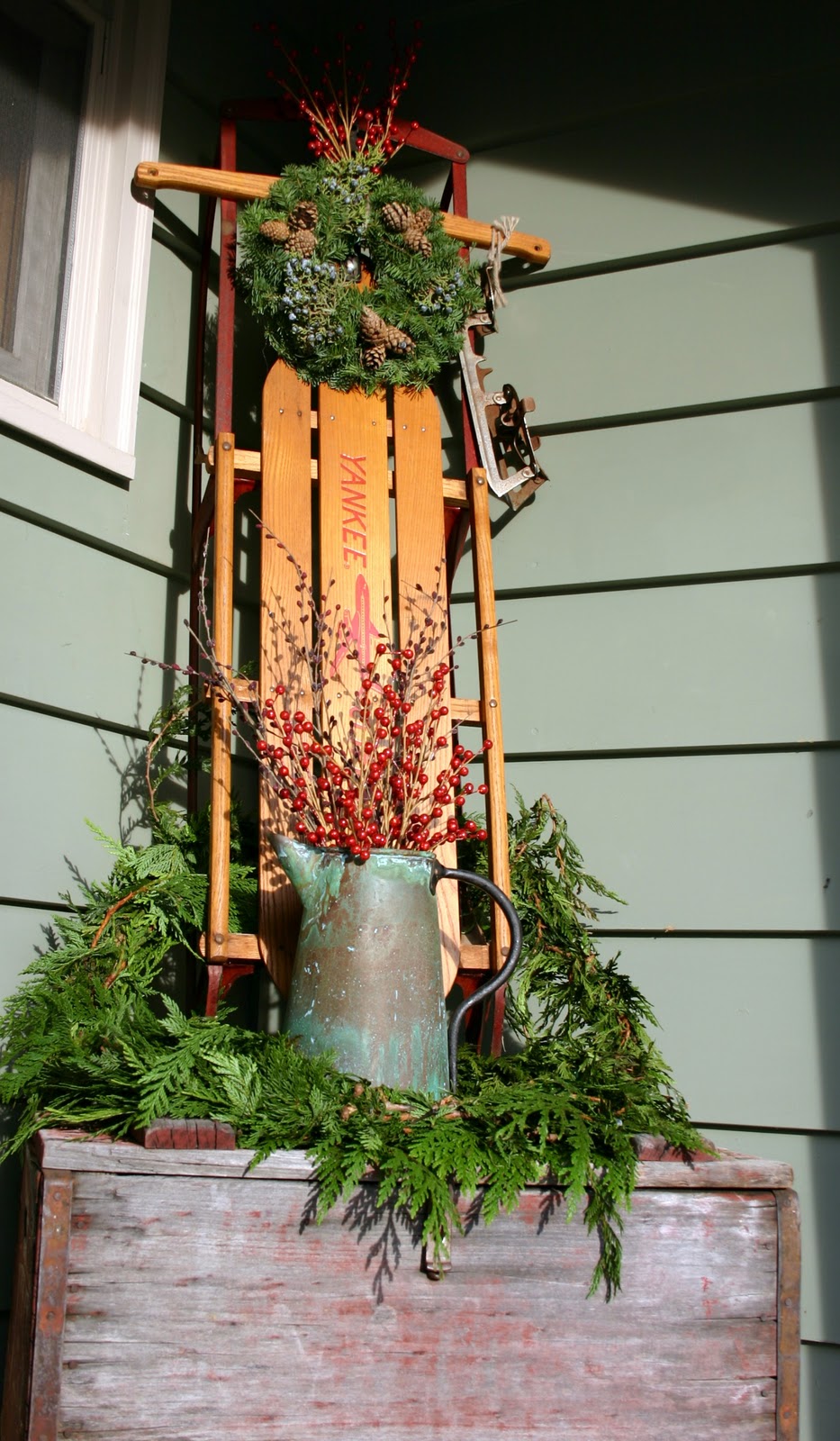 The elevation makes the sled more visible and gives the arrangement ...