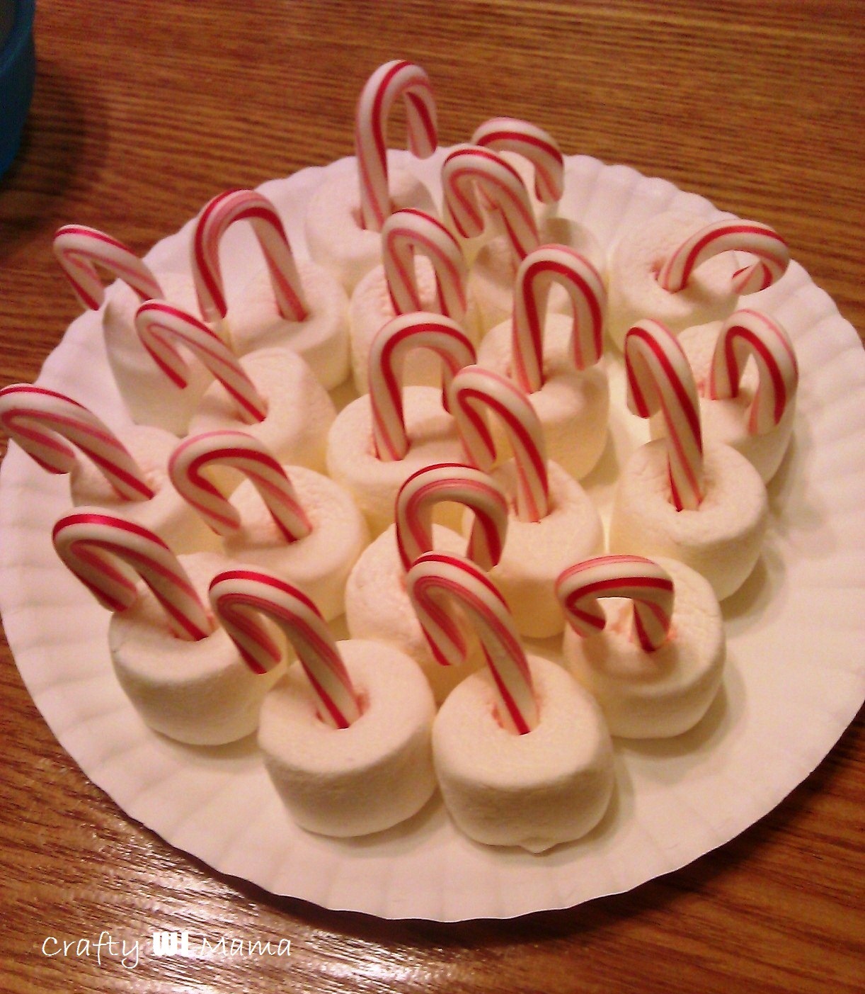Crafty WI Mama Candy Cane Cocoa Dippers {Daycare Teacher Gift}