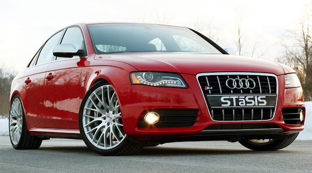 Side image of Audi S4 Side image of Audi S4
