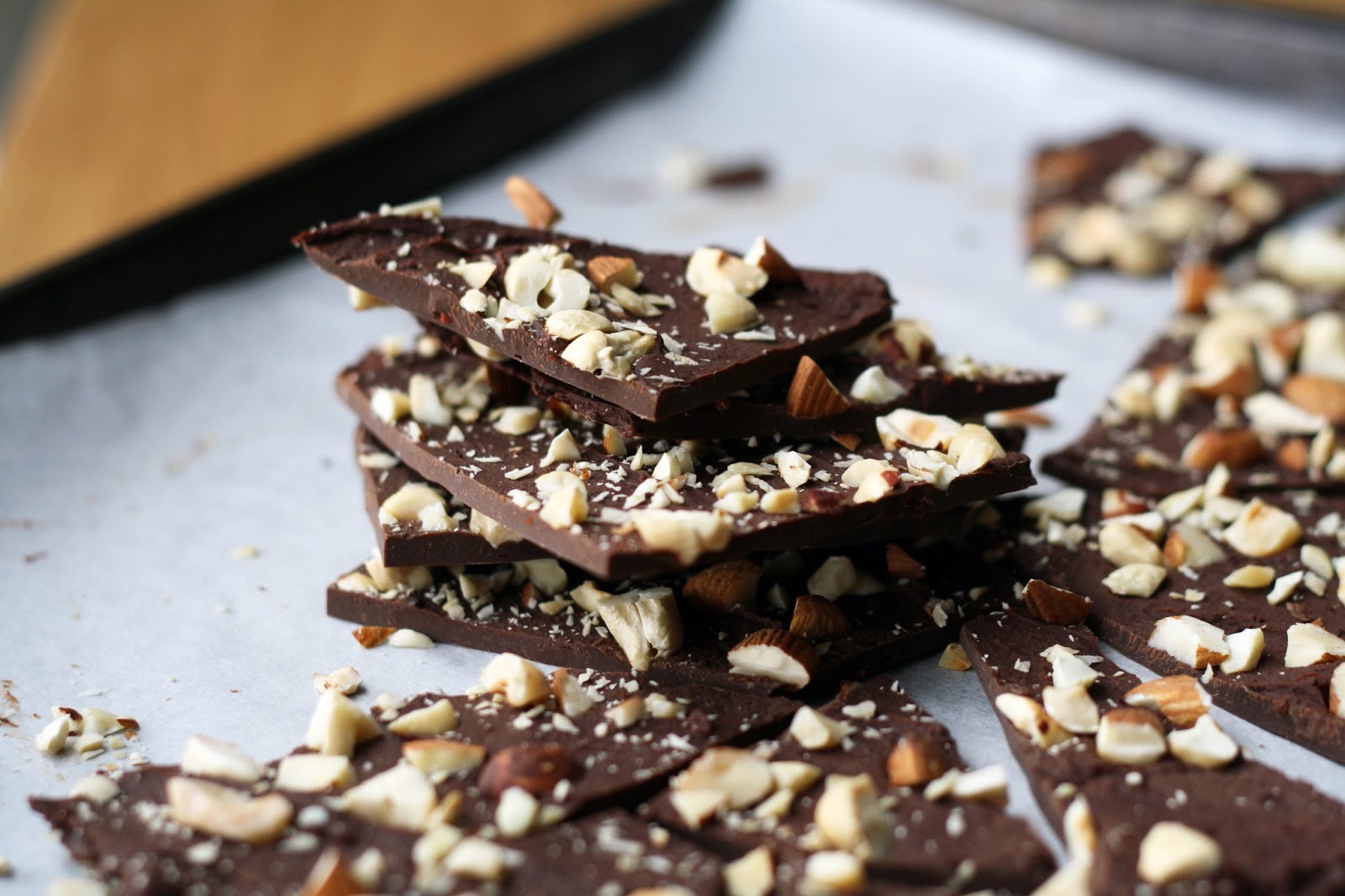 Sevengrams HARISSA CHOCOLATE BARK WITH MIXED NUTS