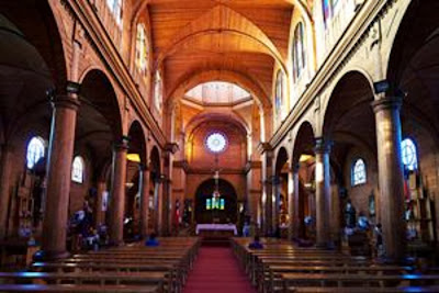 L'ÉGLISE SAINT-FRANÇOIS DE CASTRO ENTIÈREMENT BÂTIE EN BOIS LOCAL. PHOTO LAURENT FABRE
