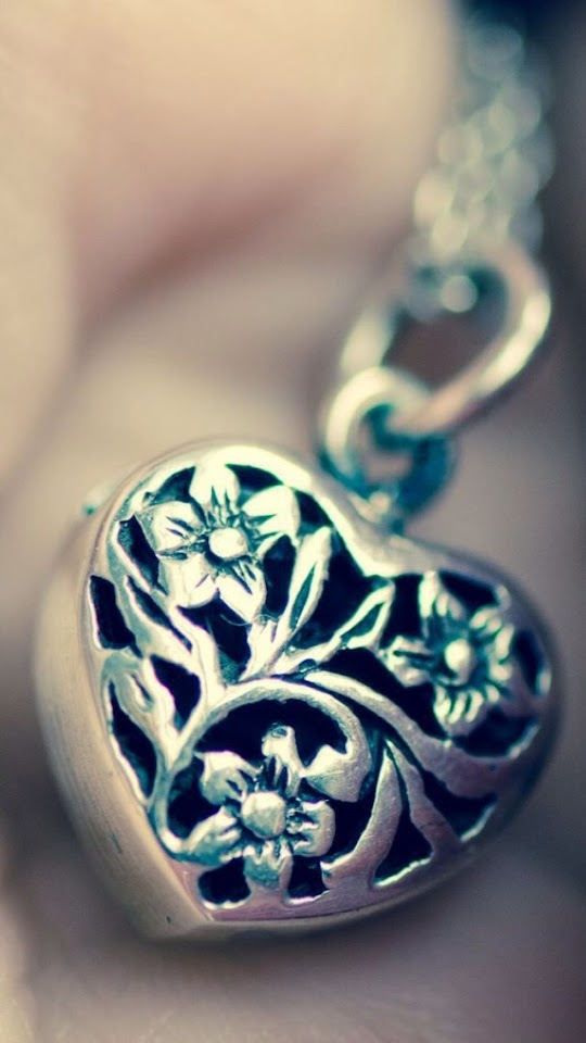   Metal Heart-shaped Pendant   Galaxy Note HD Wallpaper