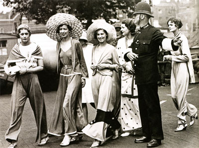 Coco chanel fashion 1930 photo Coco chanel fashion 1930 photo