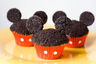 Easy Mickey Mouse Cupcakes With Oreos Easy Mickey Mouse Cupcakes With Oreos