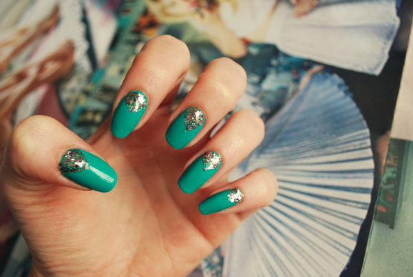 8. "Elegant Gatsby Nail Designs for a Sophisticated Look" - wide 5