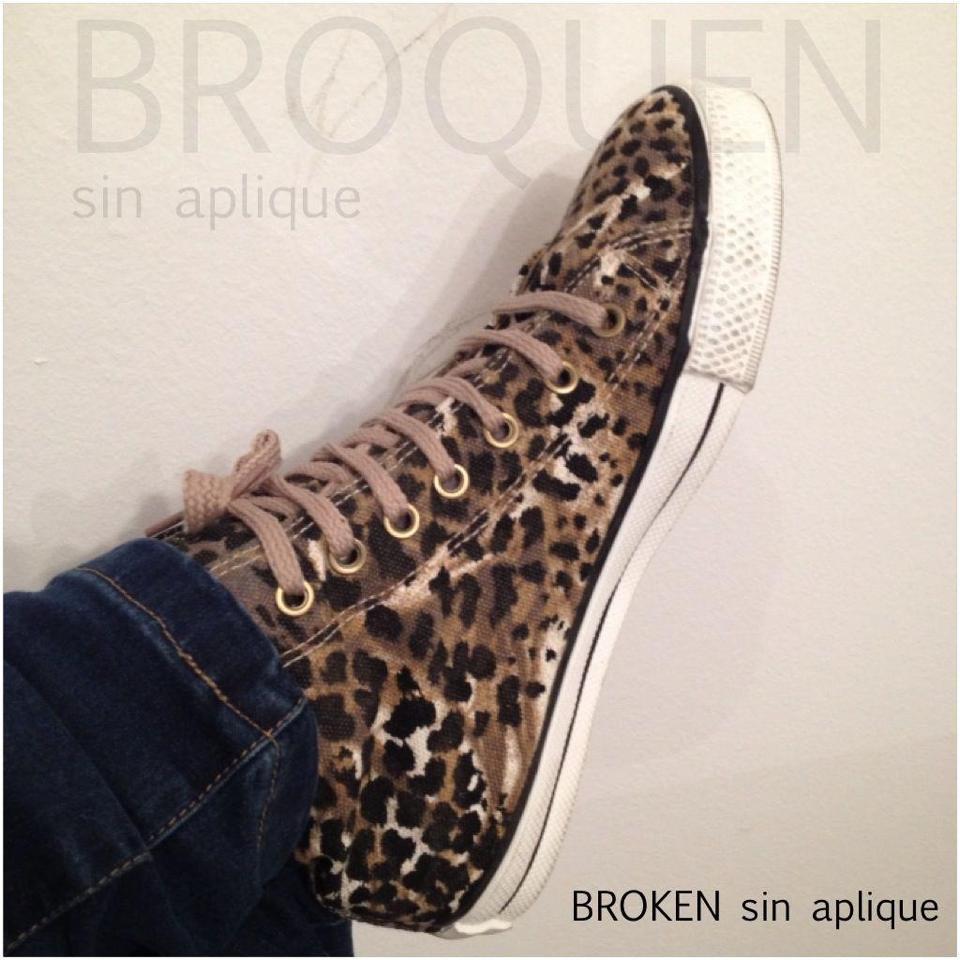 Mujeres Chic Una nueva imagen para John Foos