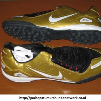 Futsal is my life: Sepatu Futsal Nike Terbaru