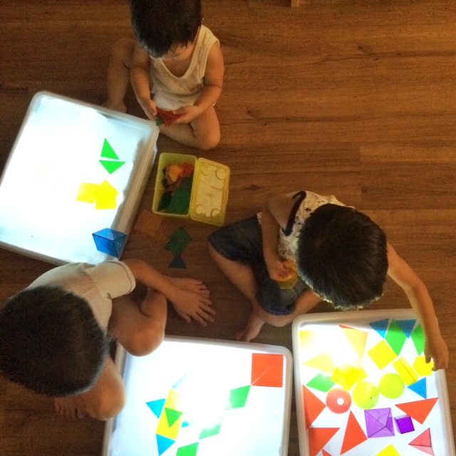 Mum in the making Make DIY light table