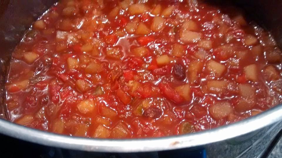FOOD PRESERVING Apple, Tomato & Cucumber Chutney