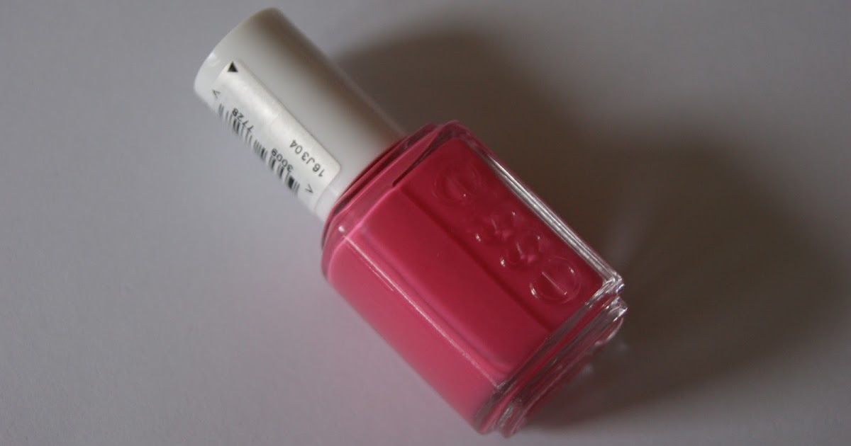 Essie Off the Shoulder Nail Enamel - Review | The Sunday Girl