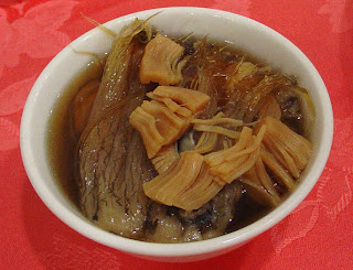 A bowl of Buddha Jumps Over The Wall A bowl of Buddha Jumps Over The Wall