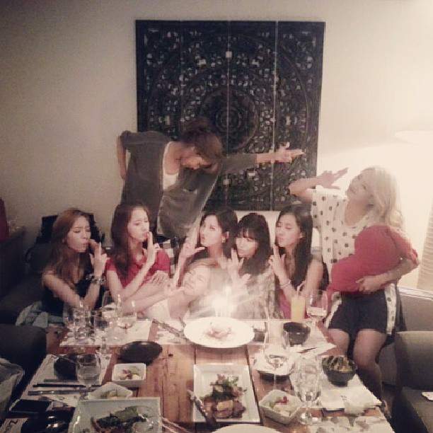 (CAP) Taeyeon Instagram "SHdayparty!" 130706+taeyeon+instagram+picture+seohyun+birthday+party