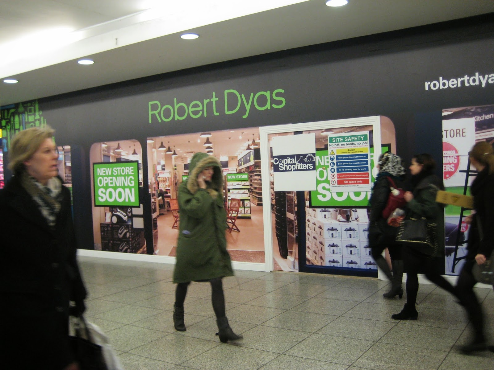 Straining over the blog..... More Tales from an Urbane Flâneur Robert