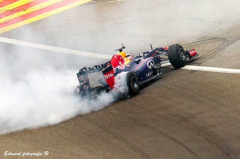 IMAGE: http://4.bp.blogspot.com/-_9Ijg8Zdsyc/Uar-Fzo9XiI/AAAAAAAALIw/iurCkY5pCDU/s1600/148.jpg