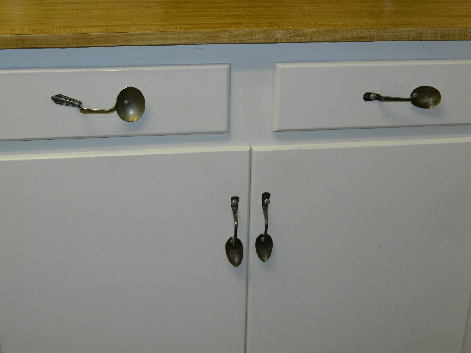 Kitchen cabinet cleaner and polish Fork & Spoon CabiHandles