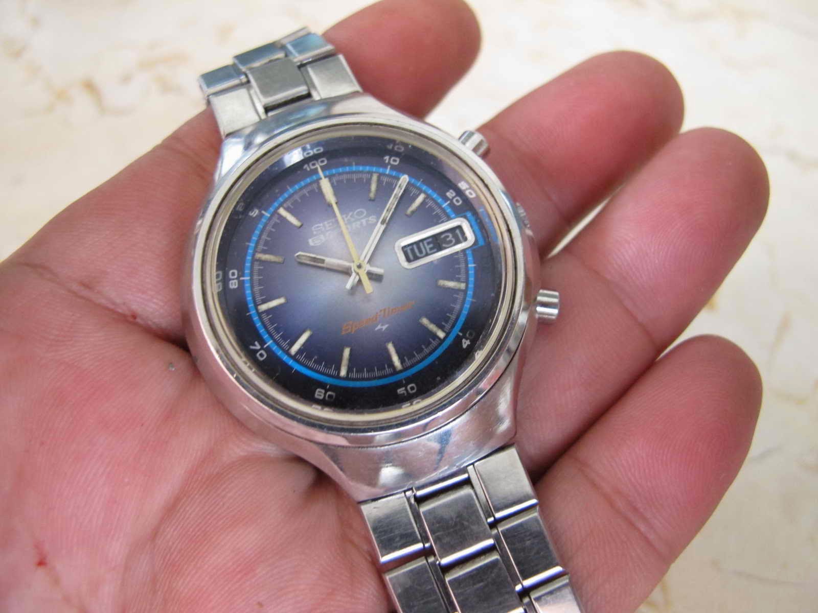 Maximuswatches Jual Beli Jam Tangan Second Baru Original Koleksi Jam Tebal case 12 mm dan lebar lug 18 mm Kondisi Mantap SPeedtimer Cocok untuk Anda yang sedang mencari jam tangan Seiko Chronograph rare SPEEDTIMER