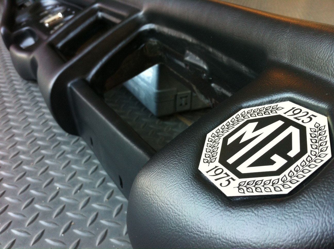 Just Dashes Production Center 1976 MGB Dash Pad Restoration