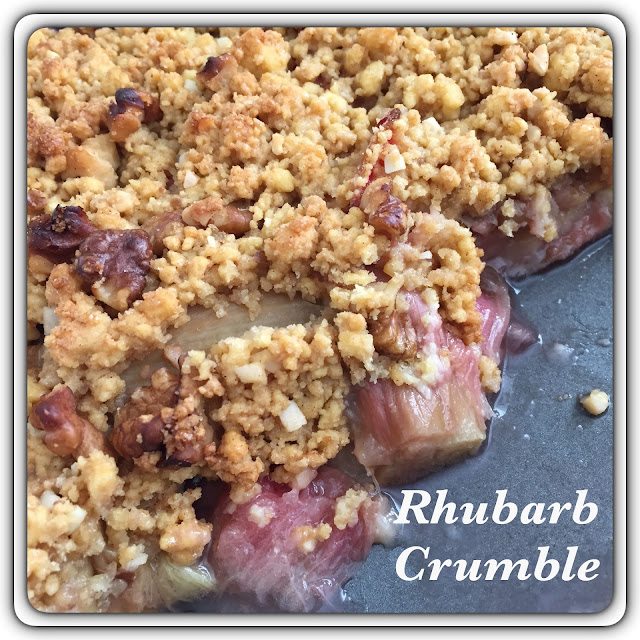 rhubarb crumble