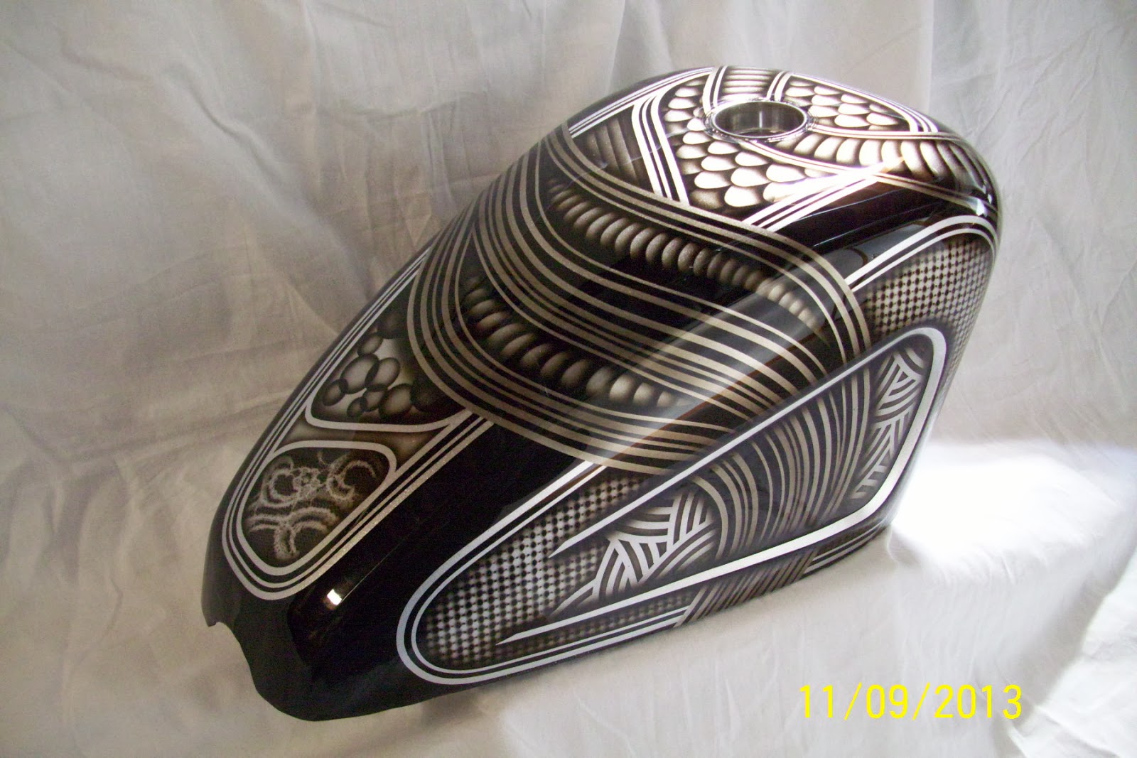 Flamethrower customs metal flake paint Custom motorcycle paint jobs