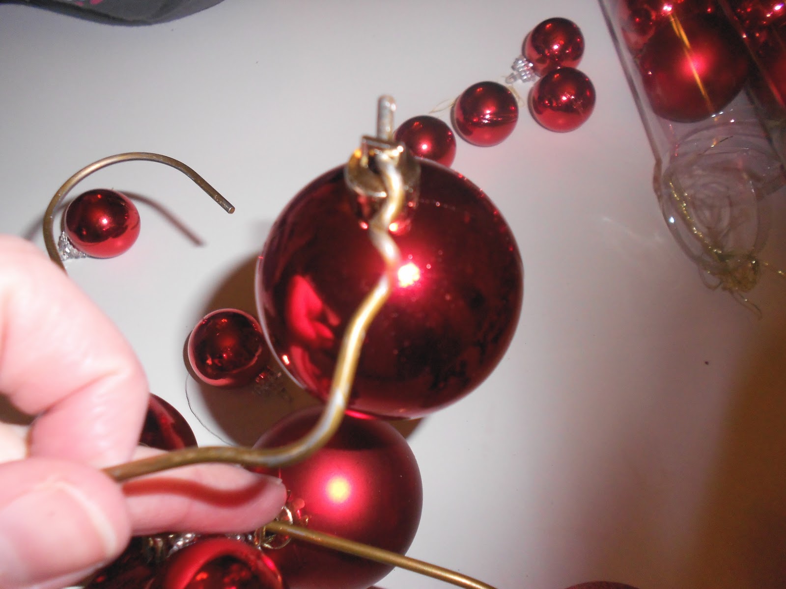6 Dollar Wire Hanger Christmas Ornament Wreath and Bow Tutorial / Six