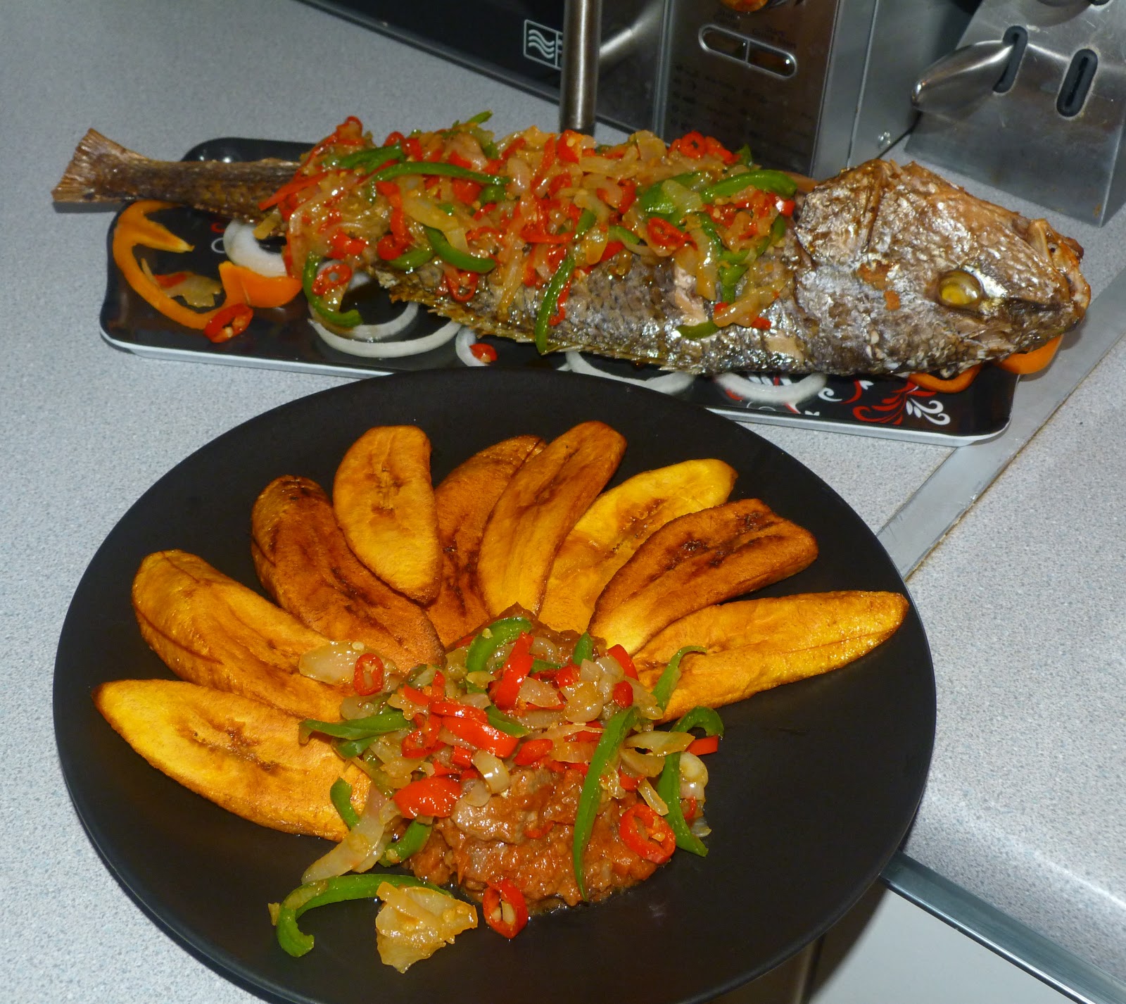 AFRILIGHT BELLE'S KITCHEN GRILLED CROAKER N PLANTAIN!!!