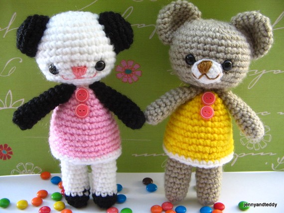 Free amigurumi pattern two little teddy bears Amanda and Annie