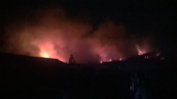 4 houses razed by fire on Aiyeleto street, Surulere last night 4 houses razed by fire on Aiyeleto street, Surulere last night