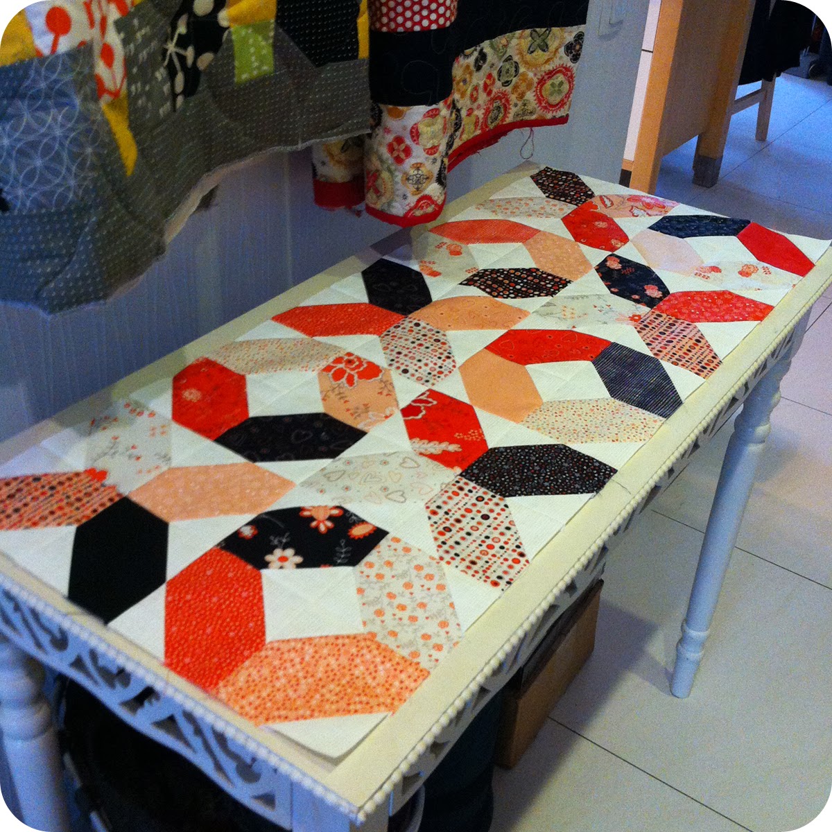 Kelly's Korner XO Table Runner and Mini Quilt