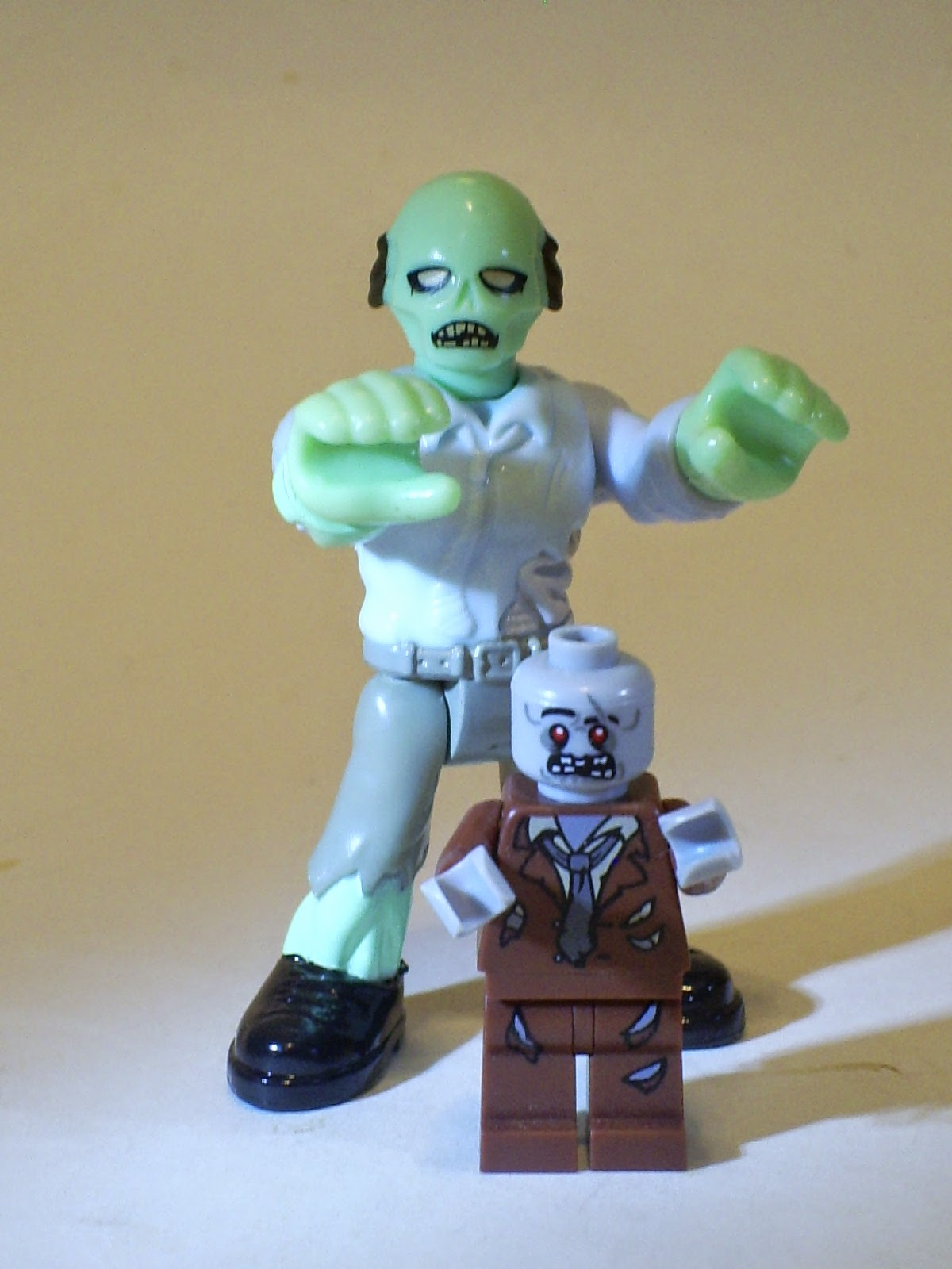 That Figures REVIEW Imaginext Collectible Figures The Zombie