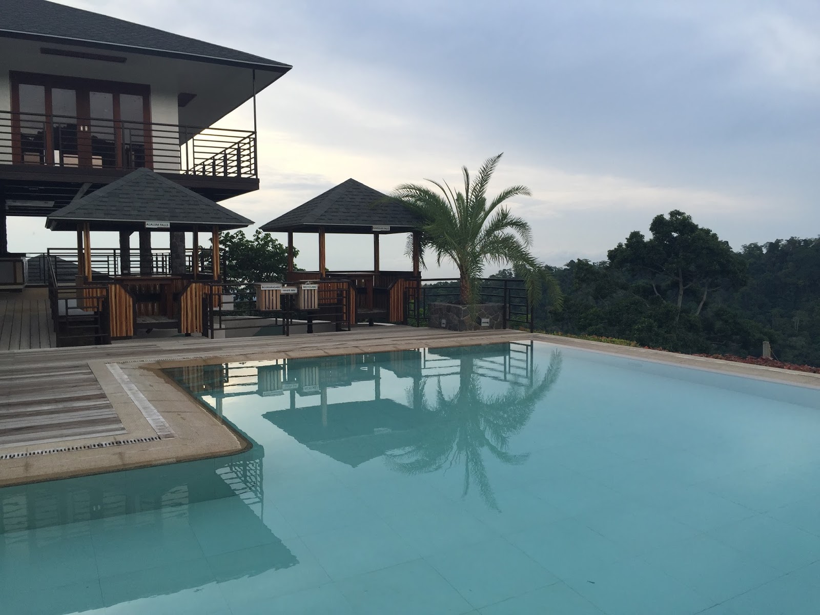 Documentarist Vista Tala Recreational Park. Bataan Tourist Destination