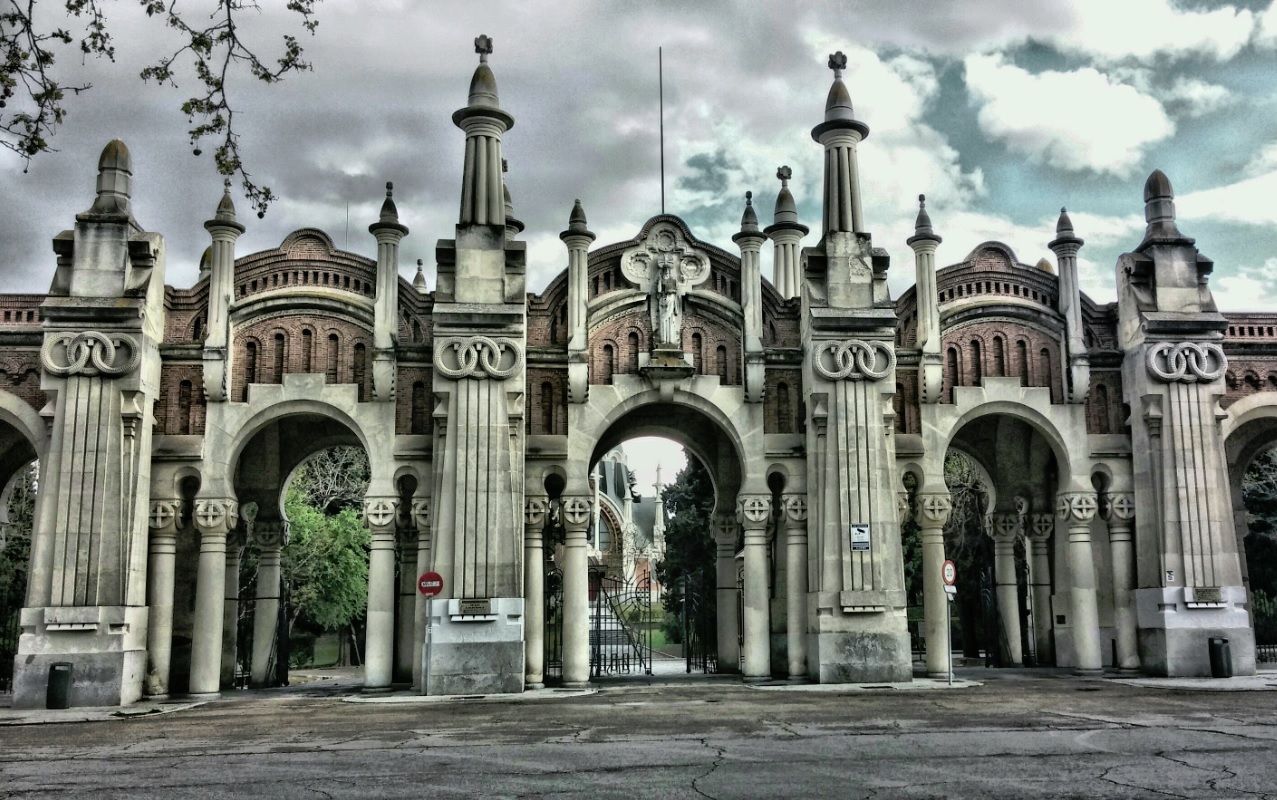 Visita guiada El Cementerio Civil y el de La Almudena Caminando por