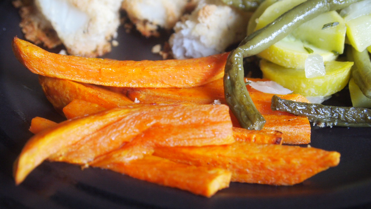 OmNomLove Sweet Potato Fries & Veggie Mix