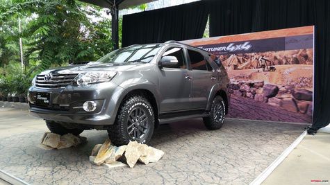 Toyota New Fortuner 4x4 Diesel A/T Dibanderol Rp 480 Juta Toyota New Fortuner 4x4 Diesel A/T Dibanderol Rp 480 Juta
