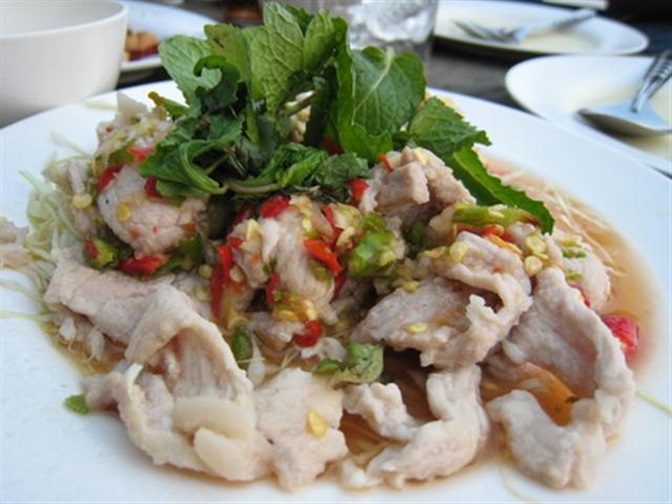 Thai Food Recipes BOILED PORK WITH LIME, GARLIC AND CHILI SAUCE