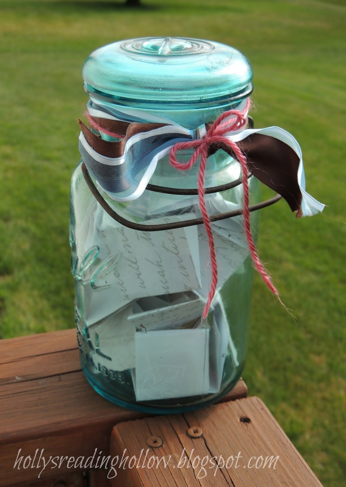 Holly's Reading Hollow My Book Jar!