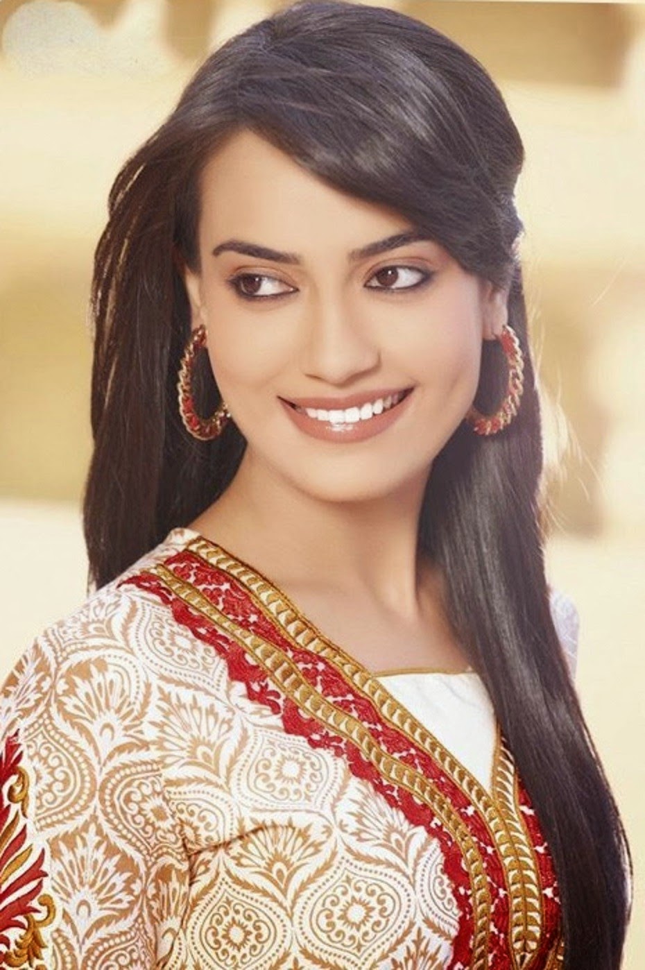 Surbhi Jyoti HD Wallpa...