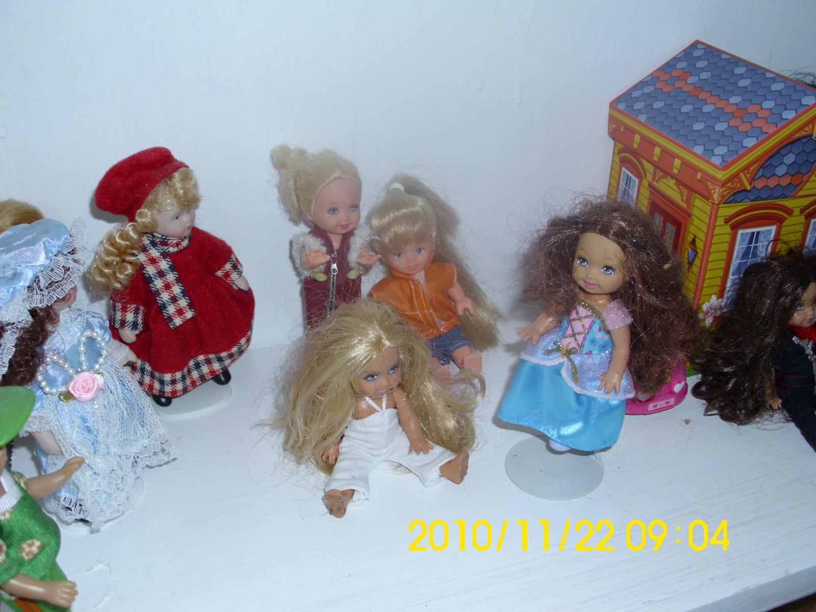 Doll College Beautiful Dolls More Small Doll Display Ideas