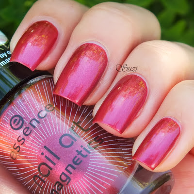 Essence Nail Art Magnetics, 09 Magic Red Carpet